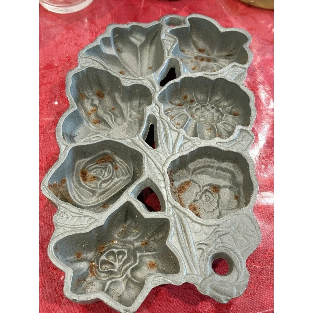 VTG John Wright Cast Iron Flower Mold Muffin Bread Baking Pan 1991 USA 13